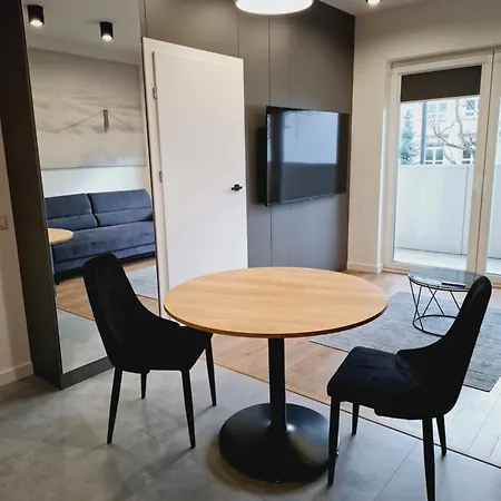 Expo Z Wanna, Hopa Lupa, Nowa Sukcesja, Bezplatny Parking Przy Ulicy W Nocy Oraz Weekend *