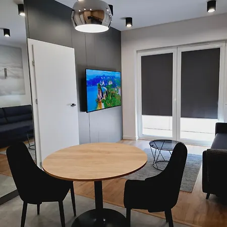 Expo Z Wanna, Hopa Lupa, Nowa Sukcesja, Bezplatny Parking Przy Ulicy W Nocy Oraz Weekend * Łódź