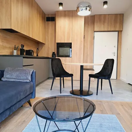 Expo Z Wanna, Hopa Lupa, Nowa Sukcesja, Bezplatny Parking Przy Ulicy W Nocy Oraz Weekend