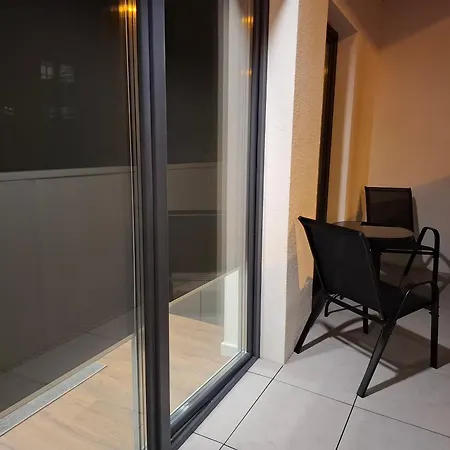 Expo Z Wanna, Hopa Lupa, Nowa Sukcesja, Bezplatny Parking Przy Ulicy W Nocy Oraz Weekend