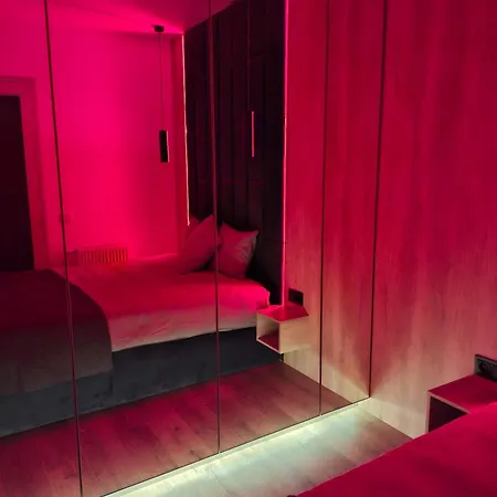 Daire Expo Z Wanna, Hopa Lupa, Nowa Sukcesja, Bezplatny Parking Przy Ulicy W Nocy Oraz Weekend Łódź