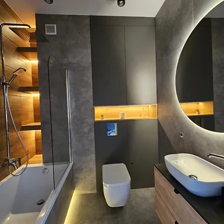 Expo Z Wanna, Hopa Lupa, Nowa Sukcesja, Bezplatny Parking Przy Ulicy W Nocy Oraz Weekend Lägenhet