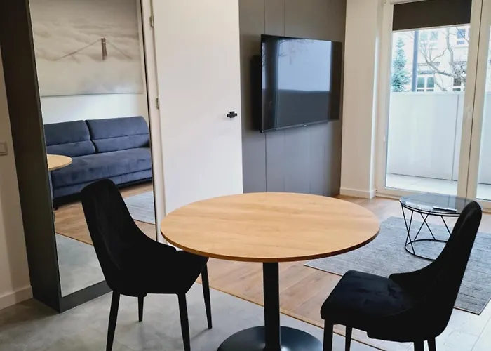 Expo Z Wanna, Hopa Lupa, Nowa Sukcesja, Bezplatny Parking Przy Ulicy W Nocy Oraz Weekend *