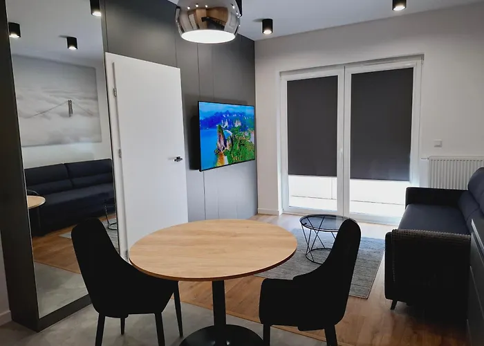 Expo Z Wanna, Hopa Lupa, Nowa Sukcesja, Bezplatny Parking Przy Ulicy W Nocy Oraz Weekend * Łódź