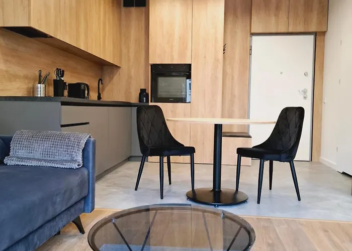 Expo Z Wanna, Hopa Lupa, Nowa Sukcesja, Bezplatny Parking Przy Ulicy W Nocy Oraz Weekend