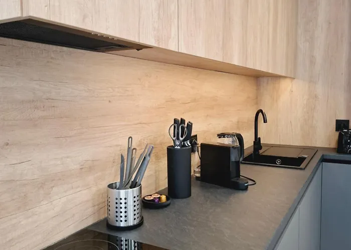 Expo Z Wanna, Hopa Lupa, Nowa Sukcesja, Bezplatny Parking Przy Ulicy W Nocy Oraz Weekend