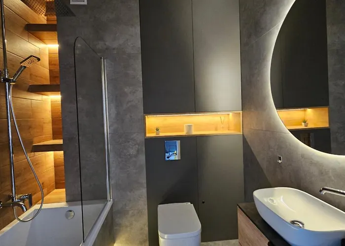 Expo Z Wanna, Hopa Lupa, Nowa Sukcesja, Bezplatny Parking Przy Ulicy W Nocy Oraz Weekend Apartman